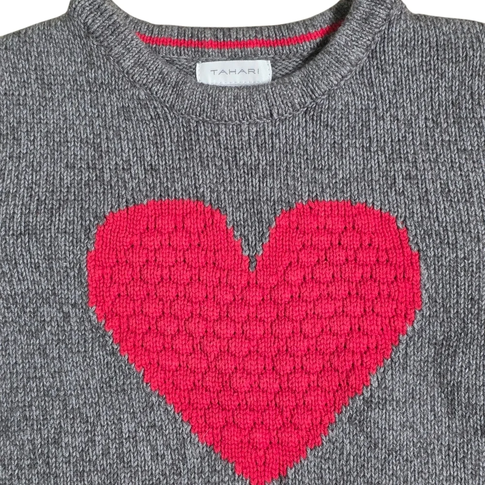 Tahari Girls Gray Sweater with Red Heart Size Medium 7/8